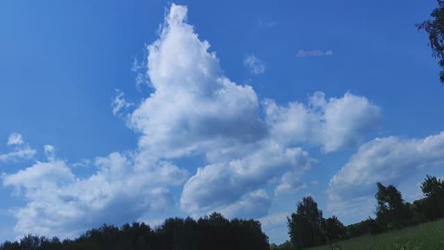 Небо перевернулось. Облака. Небо. Июнь 2025