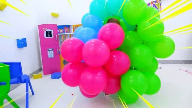 Влад и Никита Влад и Никита играют с игрушками - Коллекция веселых видео для детей