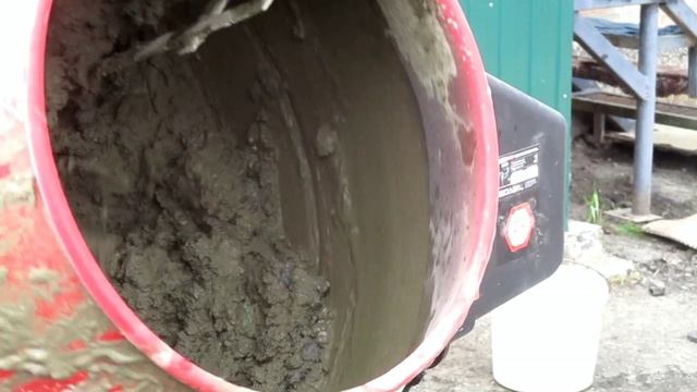 Процесс пошел,  льем бетон. Продолжение саги Маррмок и отмостка.