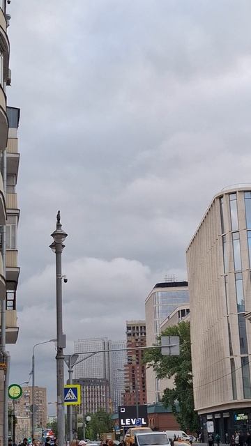 Шумный суетливый центре города🔥