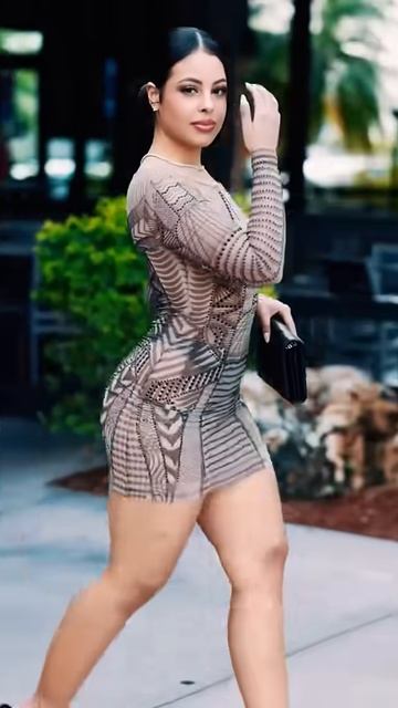 Bold Street Fashion Look That’s Still Trending in 2025 💫 #fashionstyle