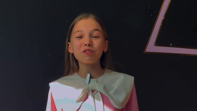 «Рыжая зеленая макака» читает Аккулова Камилла