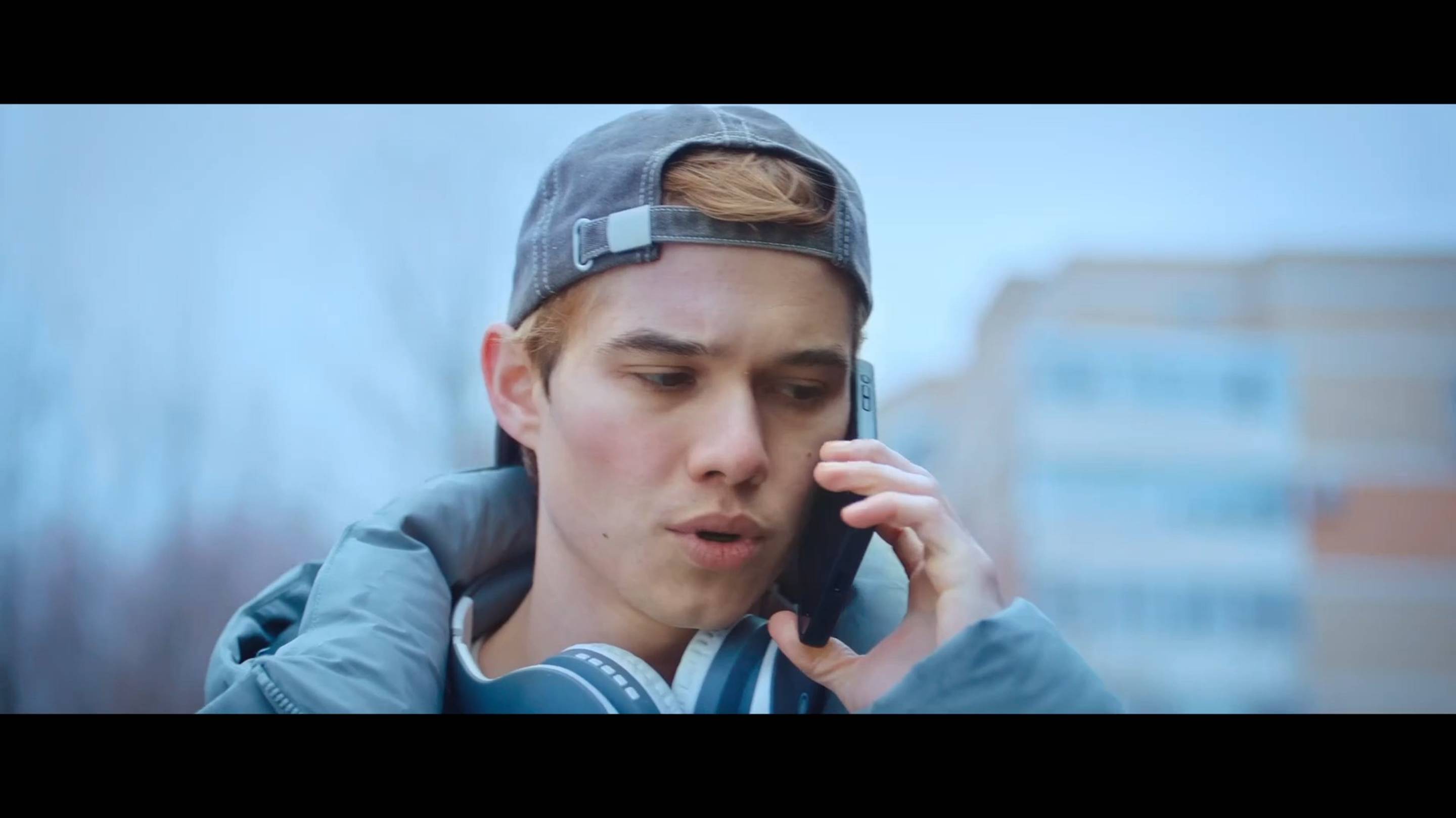 Jekaboyzz & MilaShka - А за окном тяжёлый снег