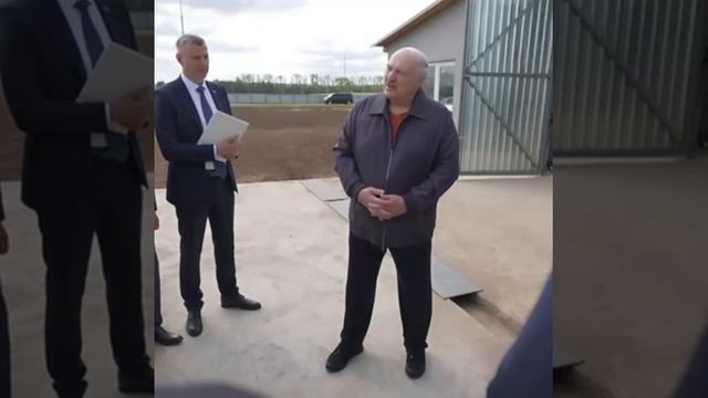 Президент Белоруссии Александр Лукашенко о необходимости  выращивании картошки в каждой семье.