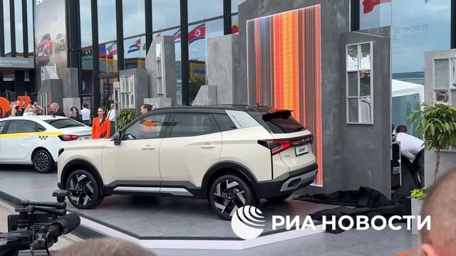 Новый кроссовер Lada Azimut представили на ПМЭФ