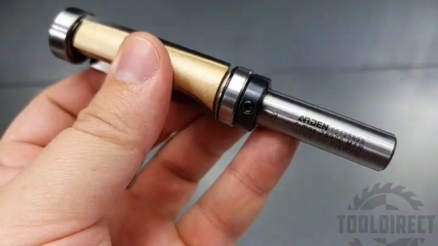 Фреза обгонного типа кромочная с лезвием под углом подшип. верхний и нижний для ручного фрезера Z=2