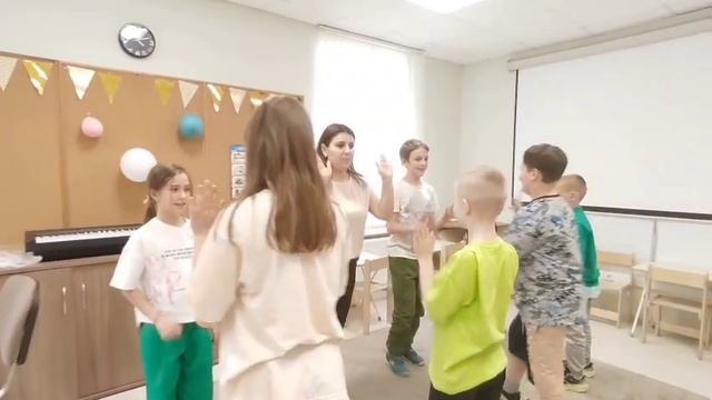 Игра на английском языке. Действия