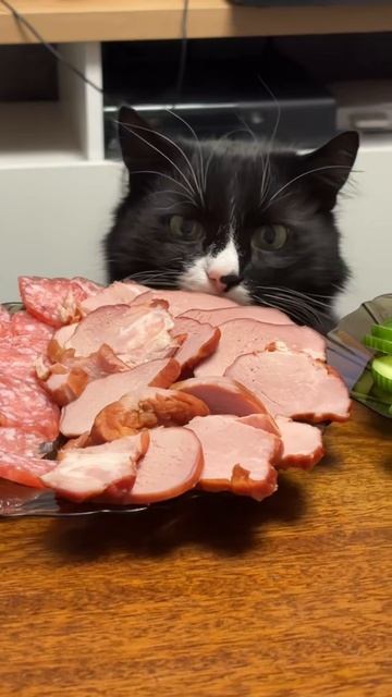 Чтобы стащить с этого стола