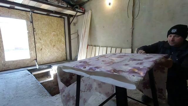 ДЕЛАЮ РЕМОНТ В ГАРАЖЕ СВОИМИ РУКАМИ ЧАСТЬ 3, РАСКИДАЛ 2,5 ТОННЫ ЩЕБНЯ.