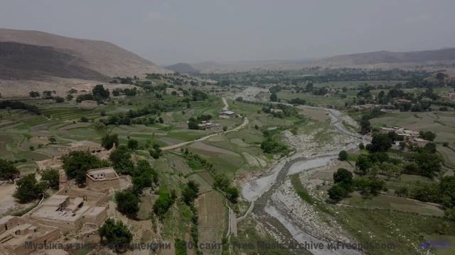 Мелодия, делающая даже сломанный указатель частью вашей истории - Earth-and-the-Moon -- Ketsa -- The