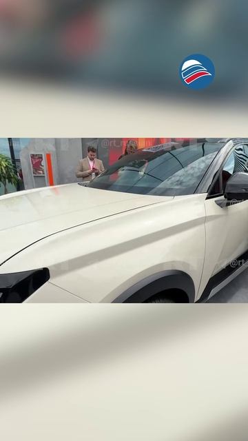 Lada Azimut дебютировал: первый кроссовер АвтоВАЗа представлен на ПМЭФ