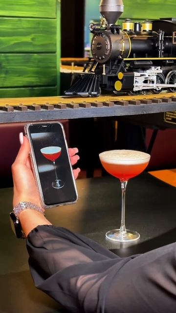 🍸Новый летний коктейль «Северное сияние» для тех, кто любит по-особенному проводить летние вечера