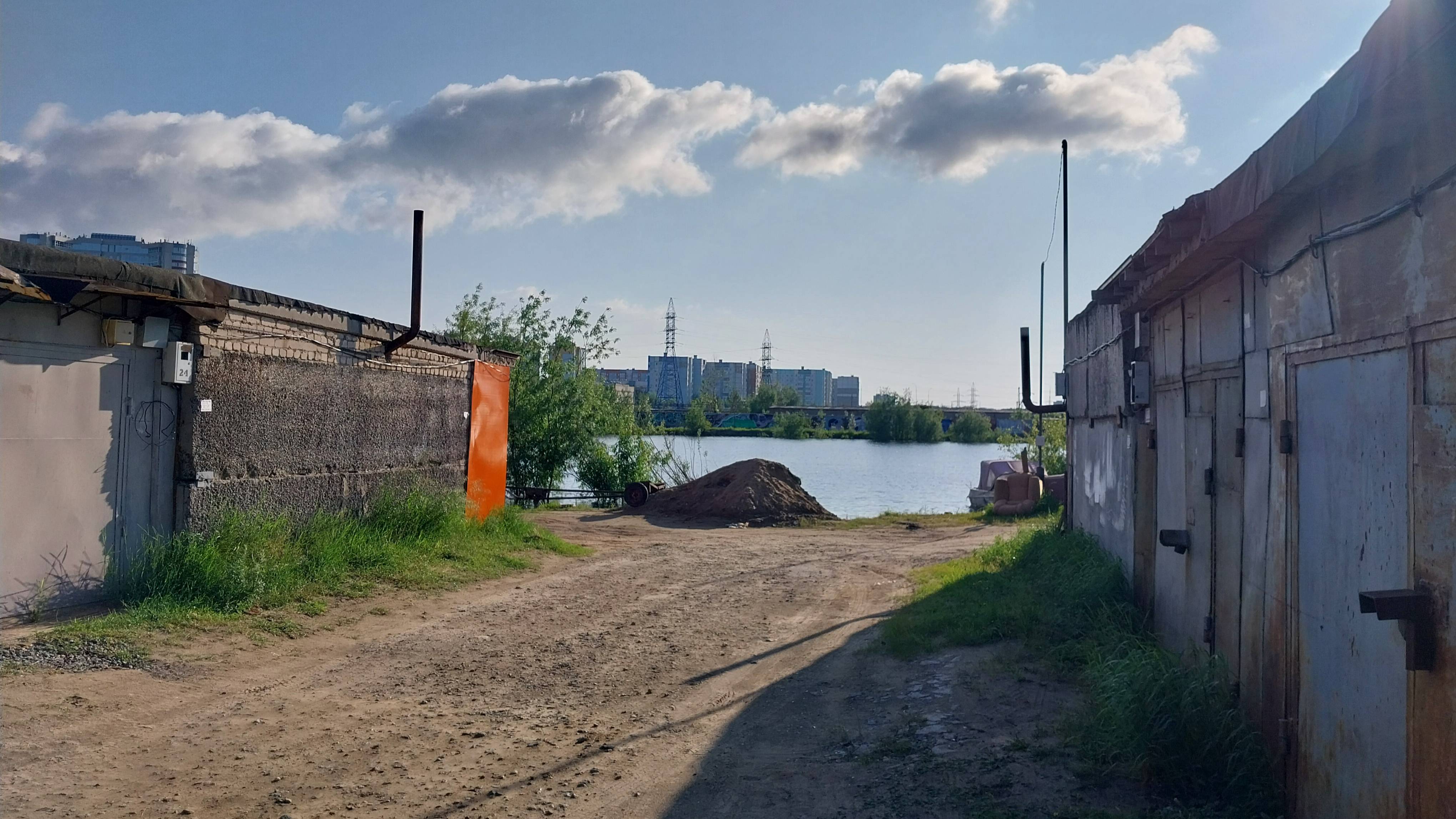 Гараж в лодочно гаражном кооперативе Нептун