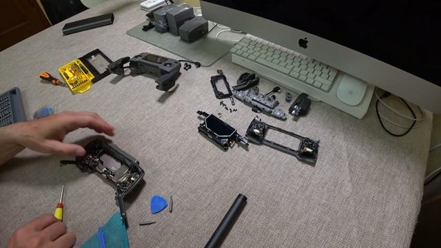 Как правильно разобрать пульт от Mavic 2 и не повредить элементы управления.