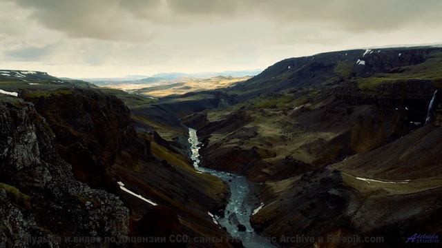 Этот саунд идеален для путешествий по планете - Too Many Roads -- One Man Book -- Brand New Sequence
