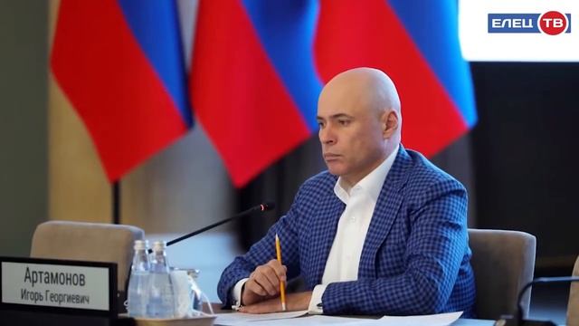 Игорь Артамонов поручил усилить работу по привлечению медиков в лечебные учреждения