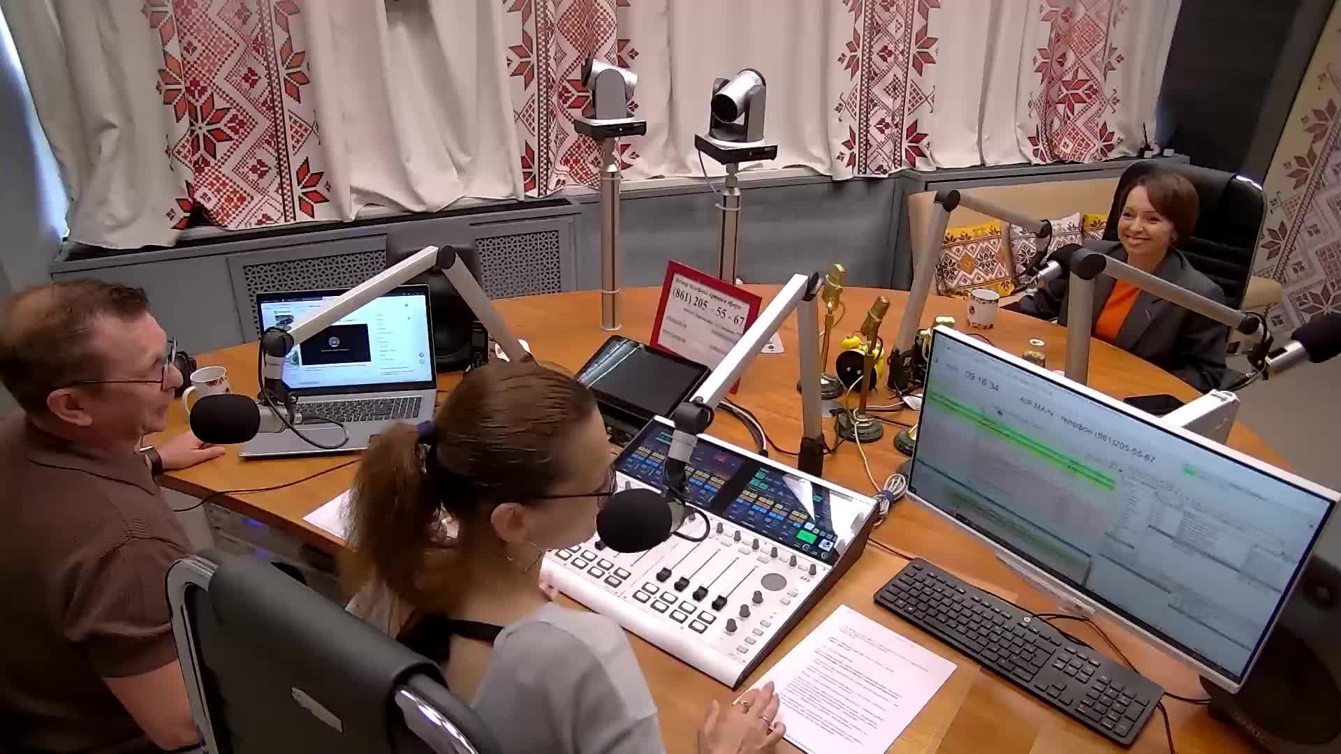 Утреннее шоу "Алло, село!" Как трудоголикам расставлять границы между работой и отдыхом?