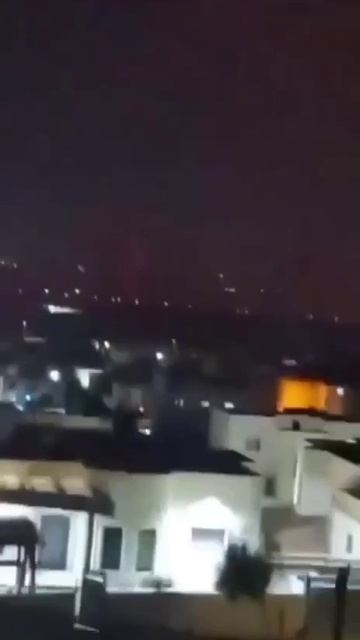 Иран продолжил сегодня ночью наносить удары по военным объектам Израиля !!!