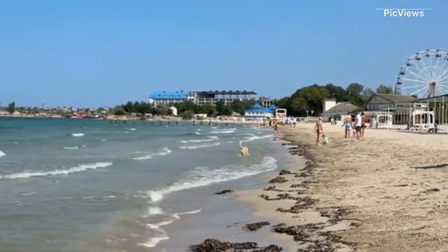 Крым Черноморское Центральный пляж сегодня 18 июня 2025. Обстановка на пляже, какая погода и море