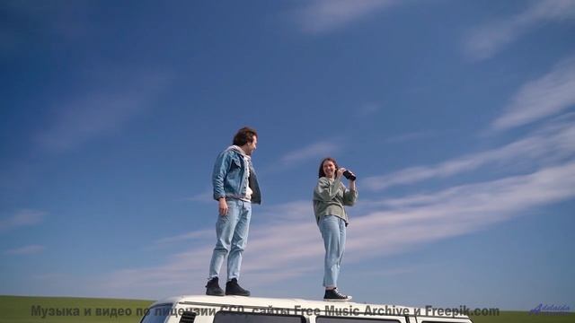 Зелень и облака танцуют вместе с этим невероятным звуком - Shines Through Trees -- Podington Bear --
