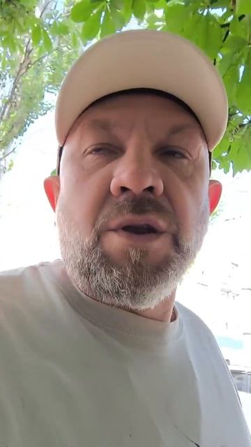 Беспредел в Макеевке у офиса Феникс. И это везде так 🤦🏻