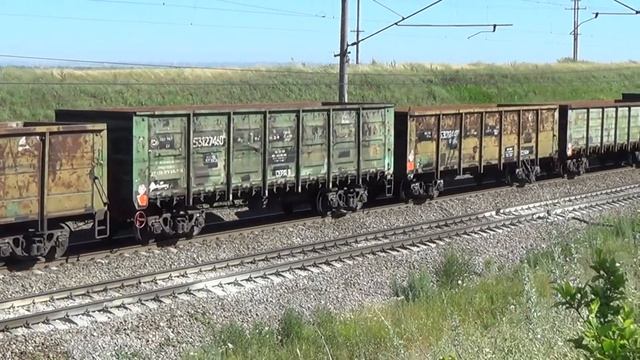 Электровоз ВЛ80С-411 с грузовым поездом