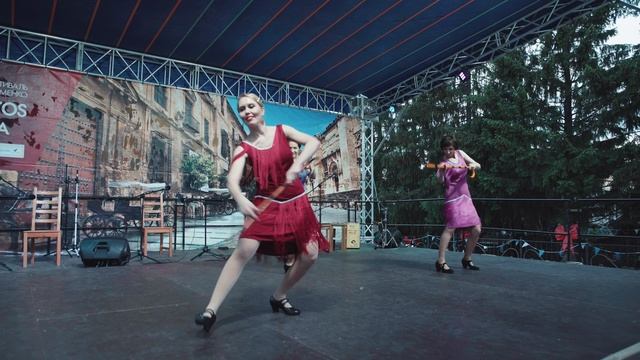 Танец фламенко Тангос с бастонами