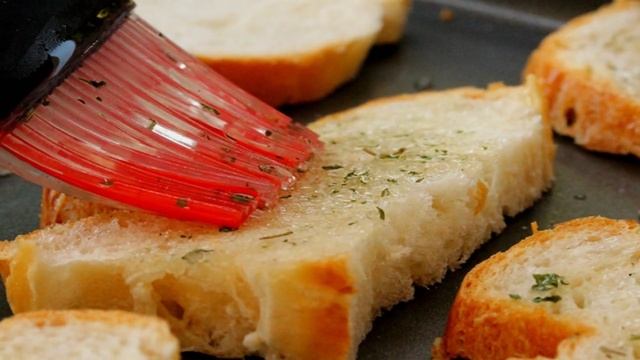 Чесночные крутоны