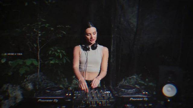 Rihanna - Pon De Replay Remix