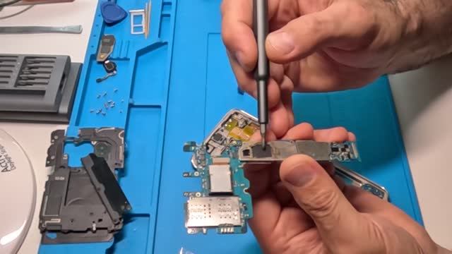 Завис телефон Samsung Galaxy S8 Plus Прожарка процессора и памяти