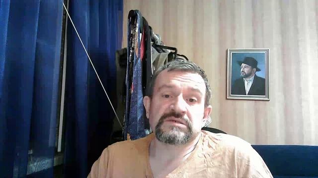 561. Дочь считает отца динозавром