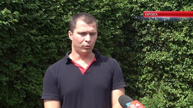 ТК "Родной". Коммунальные службы Кировска приводят в порядок улицы, дороги и памятные места