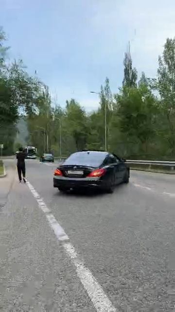 Мерс лайк БМВ комент сколько вас ??