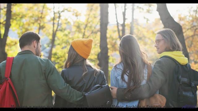 Когда карта на коленях и его рука на ручке переключения передач - Better-Days-Ahead -- Ketsa -- Unif