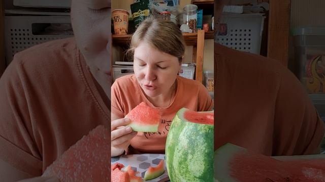 Мукбанг. Арбуз