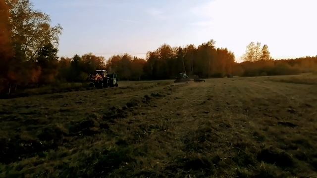 Синий Трактор МТЗ-82 и Т-40.  т40 гребет, мтз82 прессует