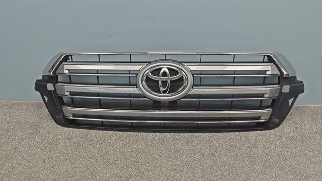 R1112069 РЕШЕТКА РАДИАТОРА TOYOTA LAND CRUISER 200 2015-2021 Б/У 5310160939 5310160D70