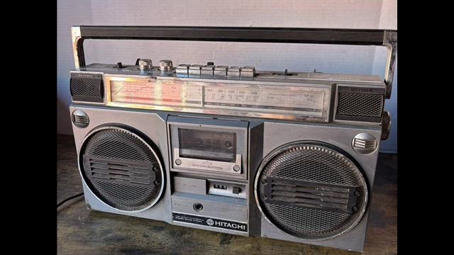 Hitachi TRK-7040H FM/AM/SW стереомагнитофон Бумбокс-1981-год-Тайваеь