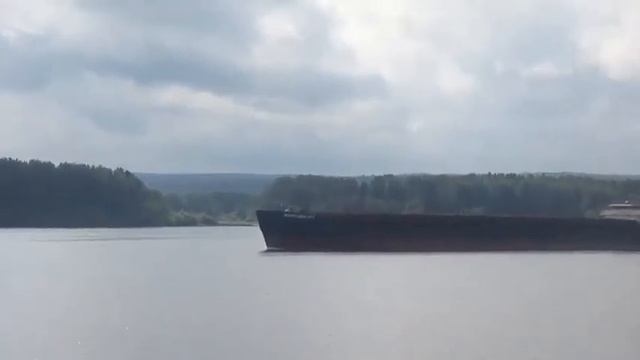 Морская волна ласкает берег -  Автор музыка и исполняет Аверьянов Сергей