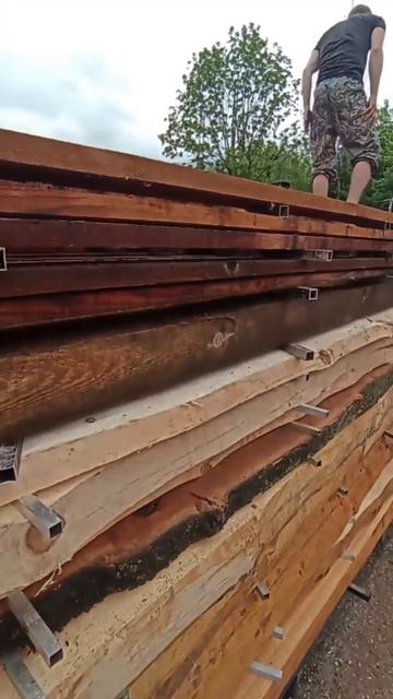Загрузка сушильной камеры с разносортным древесным материалом