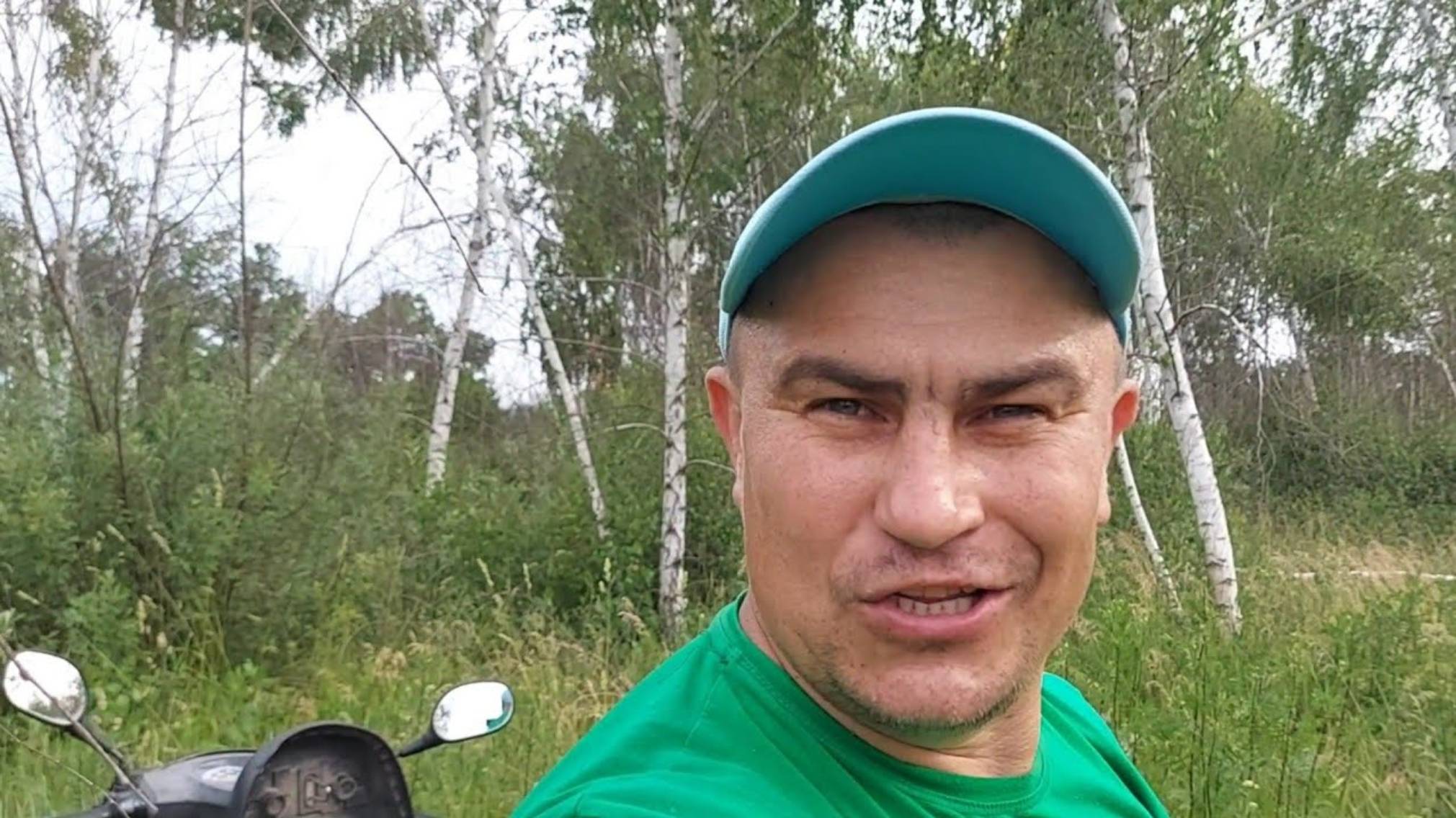 Саня Новиков. Поездка в берёзовая рощу. Заготовил веники для бани.
