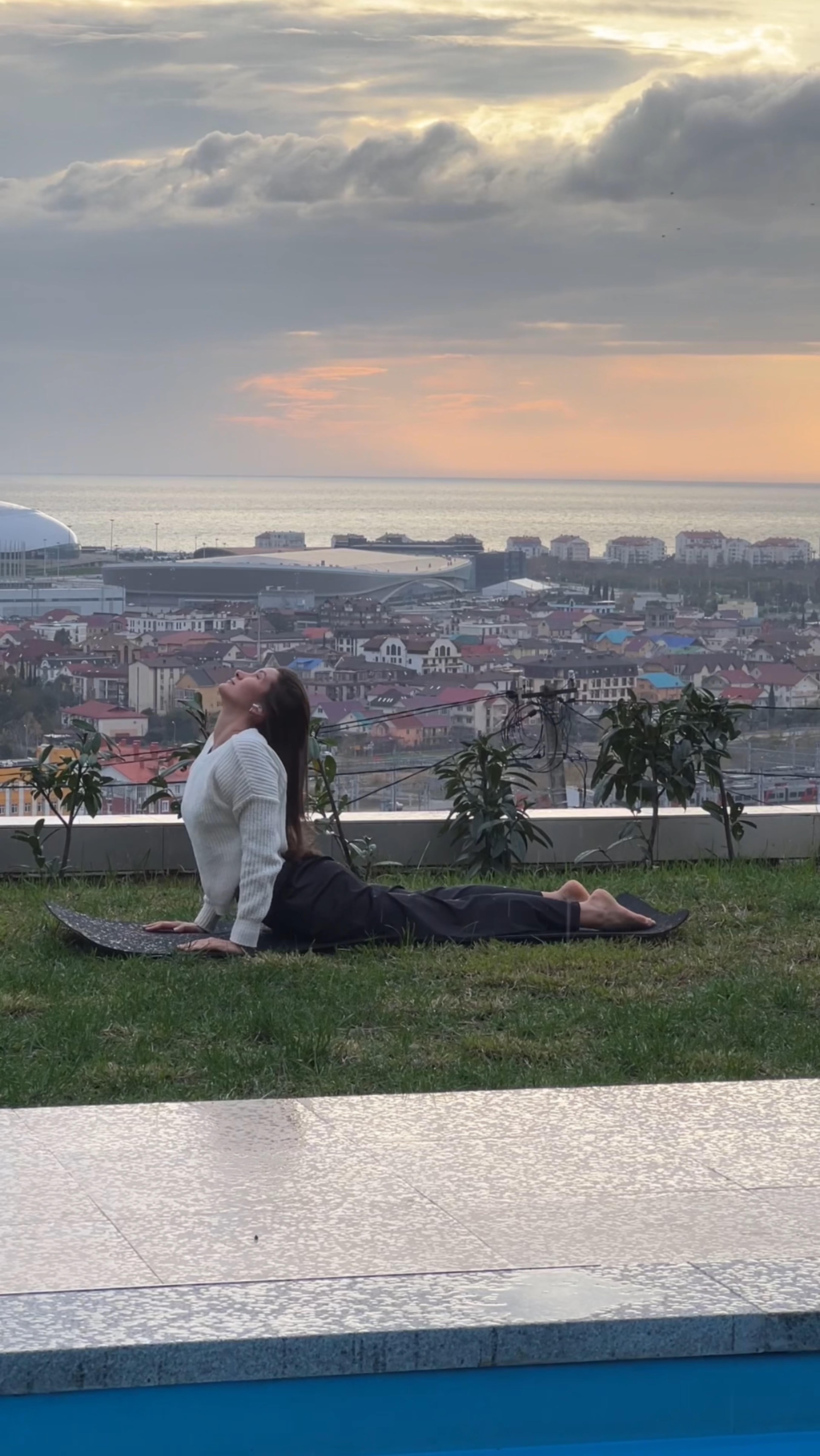 🧘🏼🤍