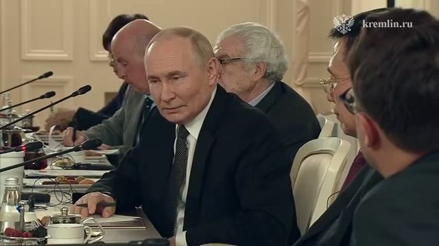 Владимир_Путин_о_возможности_встречи_с_Владимиром_Зеленским
