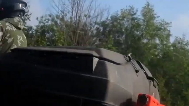 Без хлопот -  Автор музыки и исполняет Аверьянов Сергей