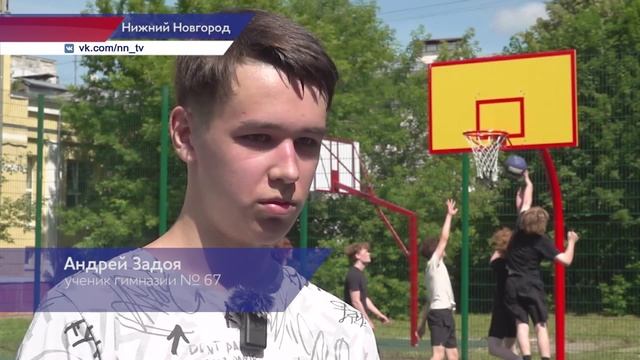 У двух школ в Московском районе появились современные многофункциональные спортплощадки