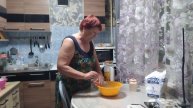 Завожу тесто дрожжевое на кефире для пирожков 😊