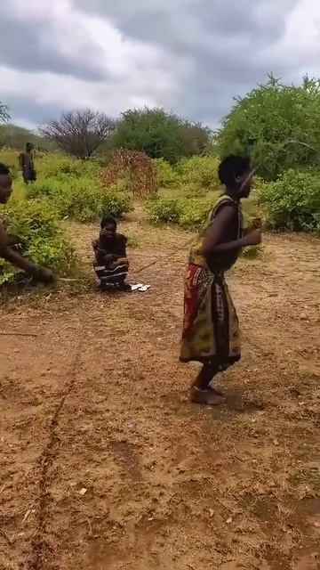 В племени спортивные игры на прыгалке