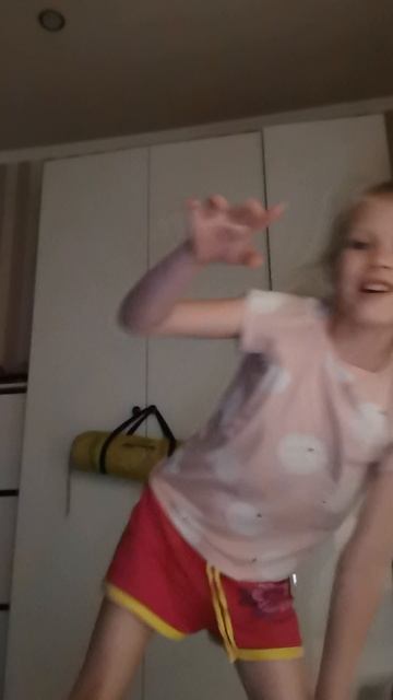 VID_20250618_214926.mp4