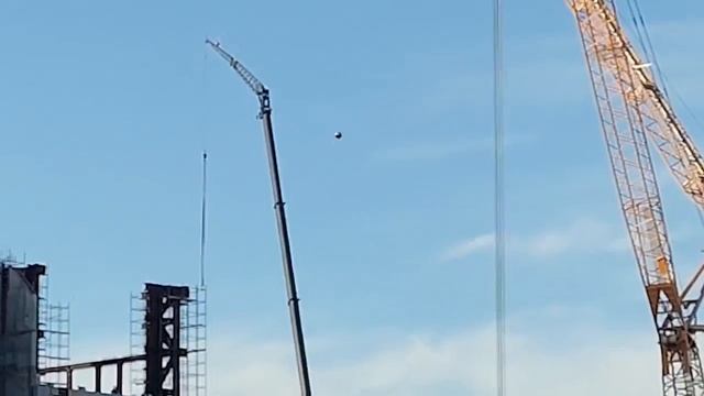 Металлический Шар Над Россией