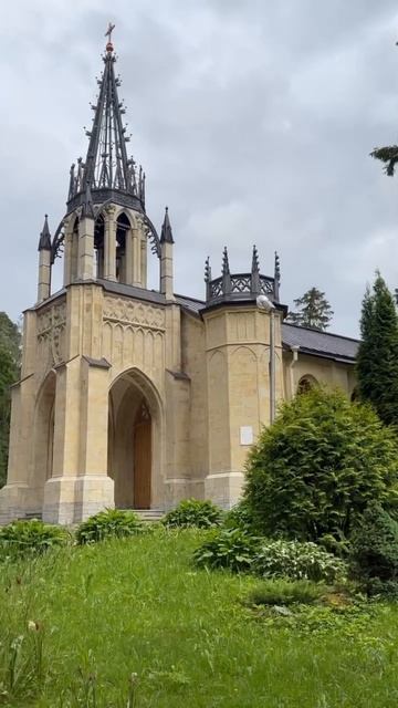 Церковь свв. апп. Петра и Павла. Шуваловский парк Санкт-Петербург